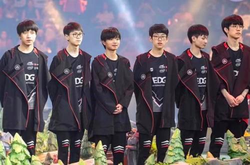 两位年轻核 两位年轻核